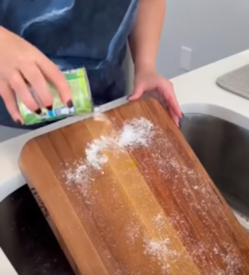 How To Cleaning Cutting Board With Baking Soda